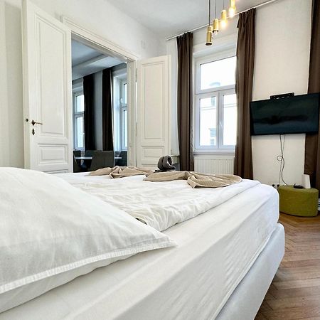 Premium Apartment Located At The Famous Vienna Kutschkermarkt Экстерьер фото