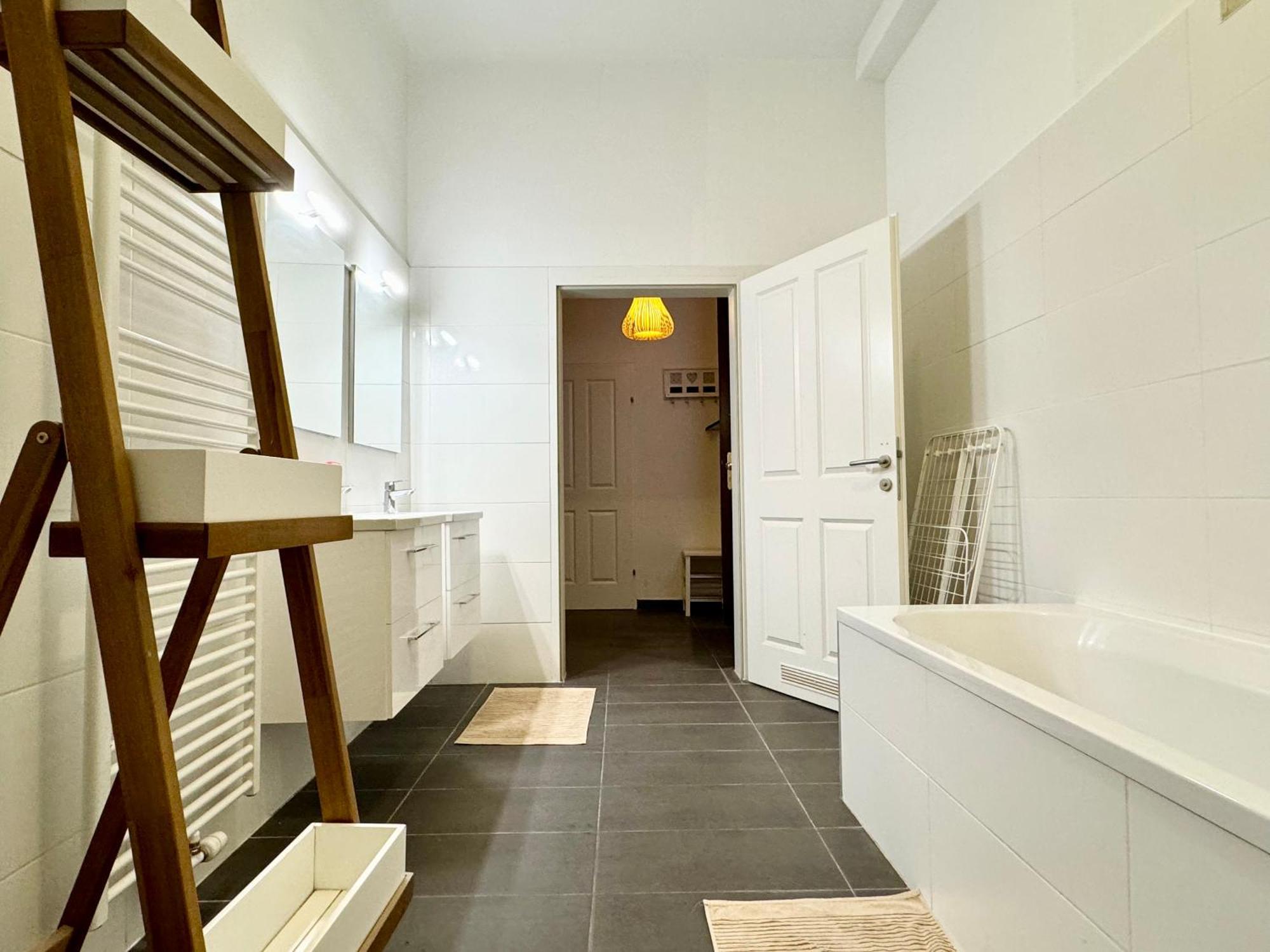 Premium Apartment Located At The Famous Vienna Kutschkermarkt Экстерьер фото