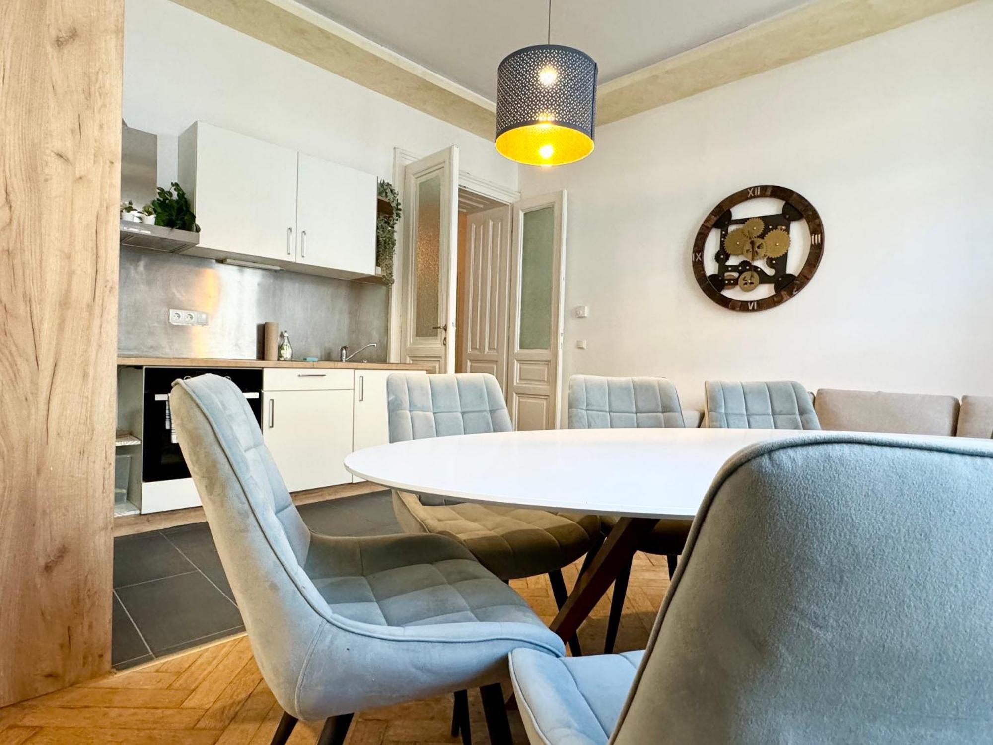 Premium Apartment Located At The Famous Vienna Kutschkermarkt Экстерьер фото