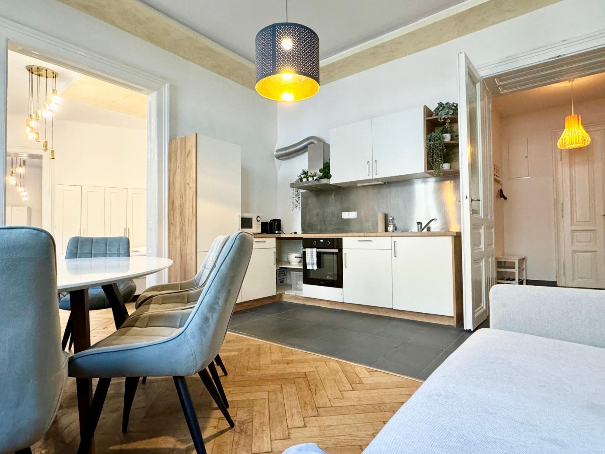 Premium Apartment Located At The Famous Vienna Kutschkermarkt Экстерьер фото